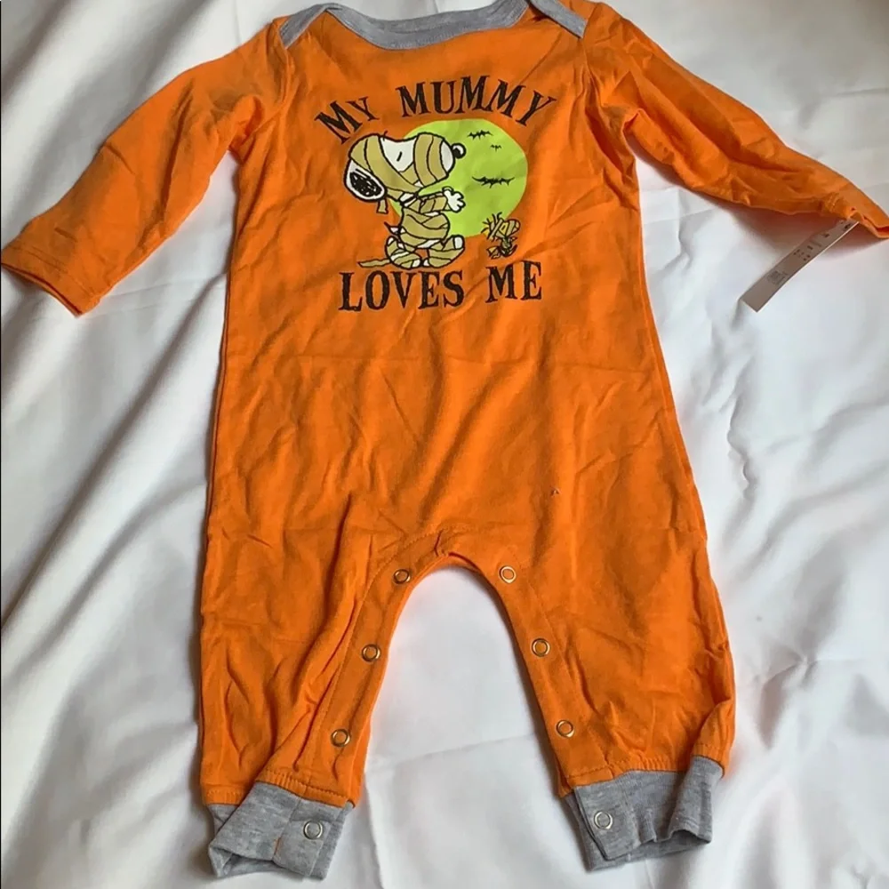 Halloween mickey and peanuts baby pajamas.‎